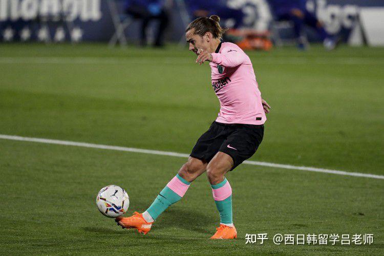 江南官方网站 -国际比赛日比利亚雷亚尔调整名单以备社区盾；绝杀压哨环节打磨；气氛紧张；医务组通报恢复 